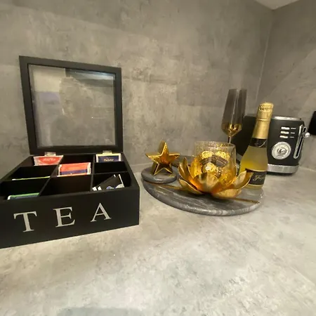 Deluxe Apartment *